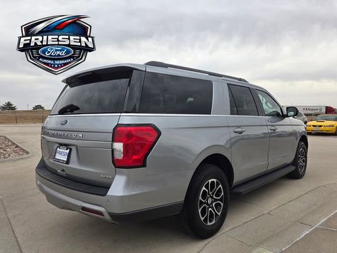 Used 2024 Ford Expedition Max XLT image 7