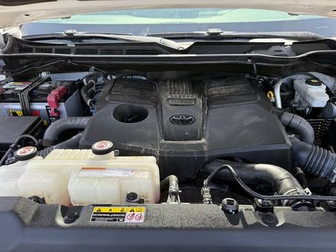 Used 2022 Toyota Tundra SR5 w/ TRD Off-Road Premium Package RWD image 32