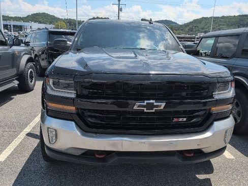 Used 2017 Chevrolet Silverado 1500 LT w/ All Star Edition AWD/4WD image 3