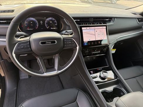 New 2025 Jeep Grand Cherokee Limited image 11