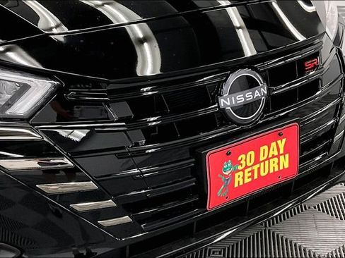 New 2025 Nissan Versa SR w/ Trunk Package image 15