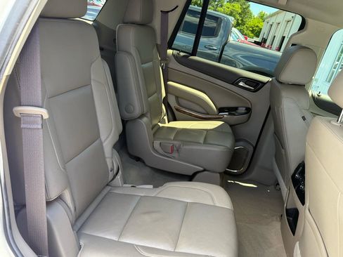 Used 2019 GMC Yukon SLT w/ HD Trailering Package AWD/4WD image 17