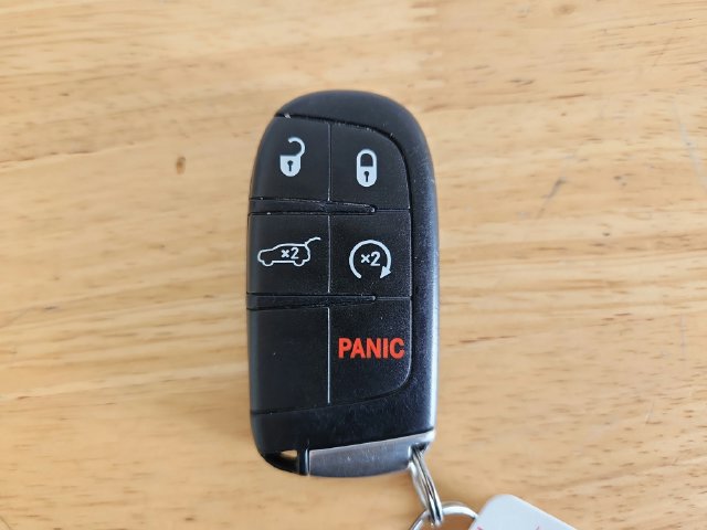 Used 2020 Jeep Grand Cherokee Limited w/ Trailer Tow Group IV AWD/4WD image 9