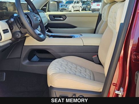 New 2026 Nissan Armada Platinum image 11