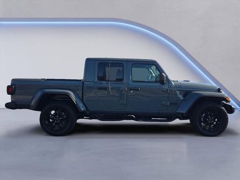 Used 2025 Jeep Gladiator Nighthawk image 6