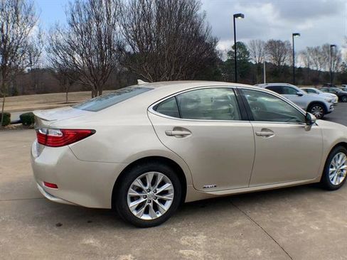 Used 2013 Lexus ES 300h w/ Luxury Pkg image 8