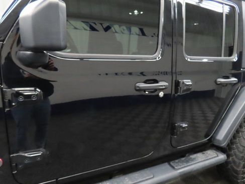 Used 2023 Jeep Wrangler Unlimited Rubicon w/ Dual Top Group image 40