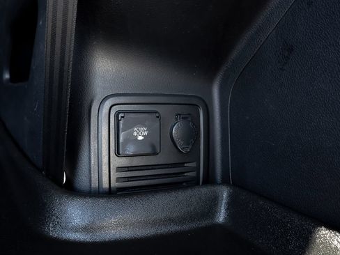 Used 2016 Toyota 4Runner SR5 AWD/4WD image 13