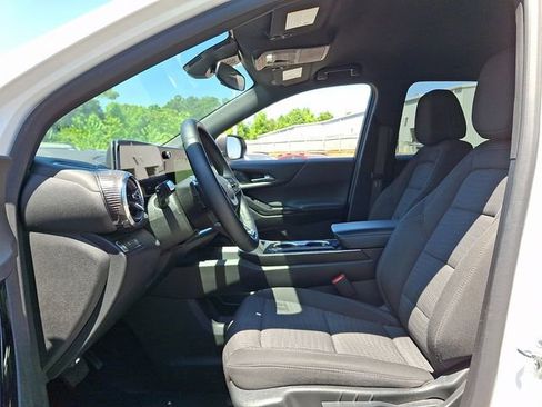 Used 2025 Chevrolet Equinox LT FWD image 13