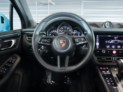 Certified 2022 Porsche Macan image 15