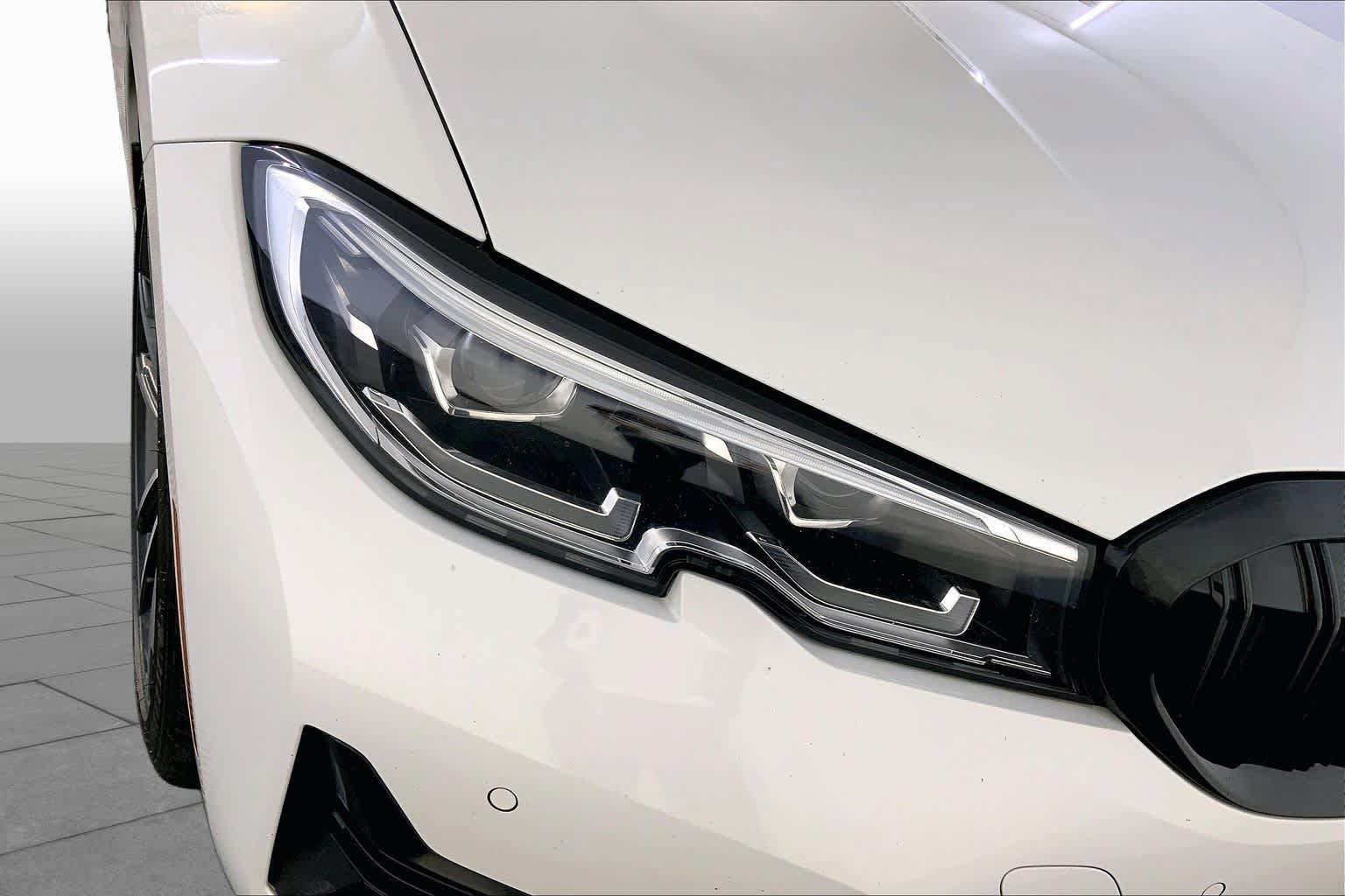 Used 2022 BMW 330i xDrive Sedan w/ Premium Package AWD/4WD image 27