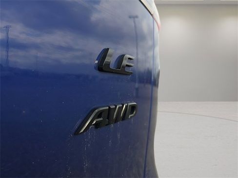 Used 2022 Toyota Corolla Cross LE image 17