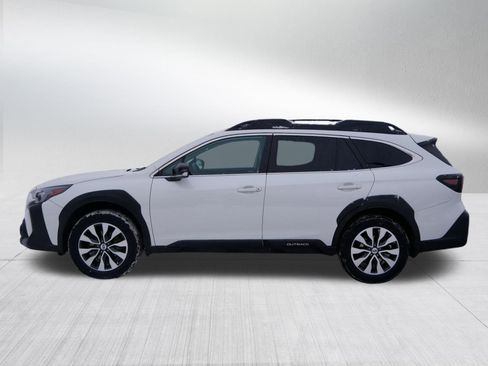 Used 2023 Subaru Outback Limited image 4