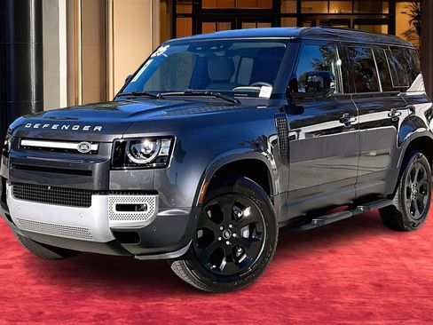 Used 2025 Land Rover Defender 110 S image 1