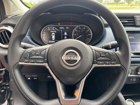 Used 2025 Nissan Versa SV image 25