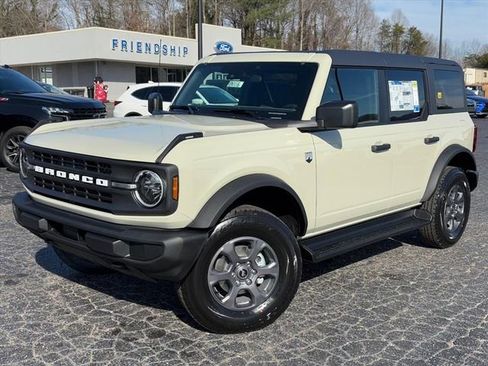 New 2025 Ford Bronco Big Bend image 2