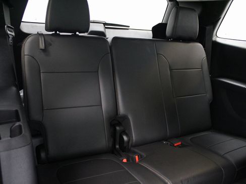 Used 2020 Chevrolet Traverse RS w/ LPO, Floor Liner Package image 28