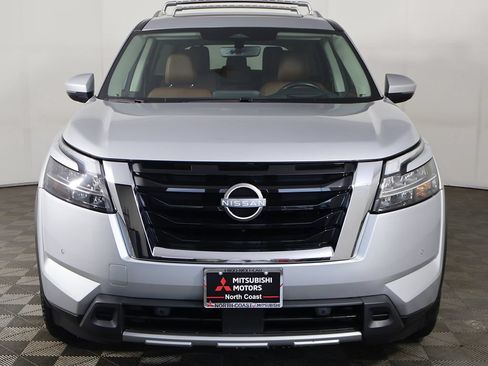 Used 2024 Nissan Pathfinder Platinum w/ Cargo Package AWD/4WD image 16