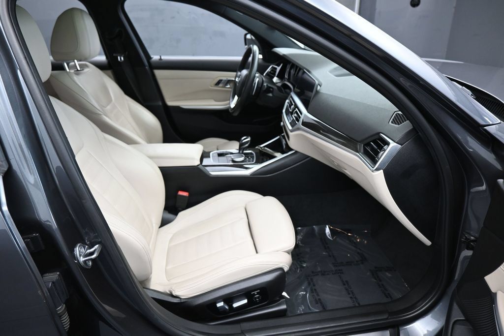 Used 2020 BMW 330i Sedan w/ Convenience Package RWD image 41