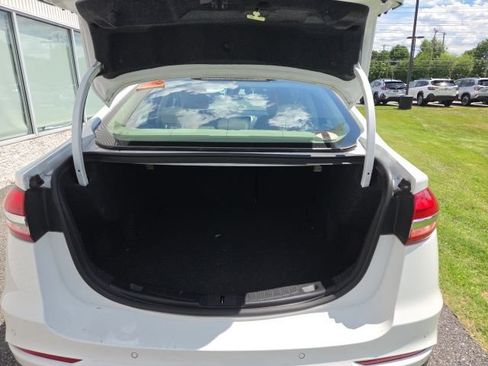 Used 2019 Ford Fusion SEL FWD image 11