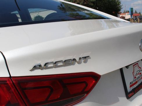 Used 2019 Hyundai Accent SE FWD image 40