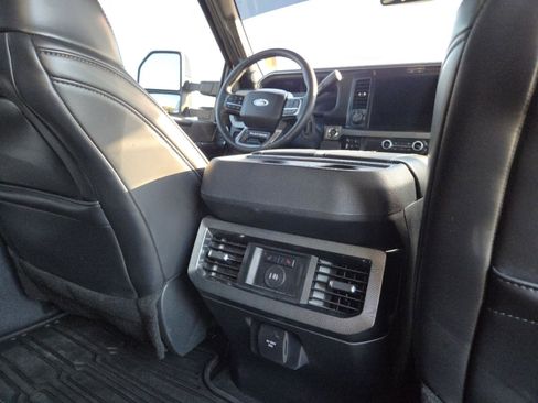Used 2025 Ford F350 Platinum image 29