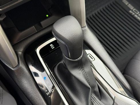 Used 2025 Toyota Corolla Cross LE image 25