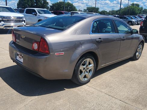Used 2010 Chevrolet Malibu LT w/ Power Convenience Package FWD image 5