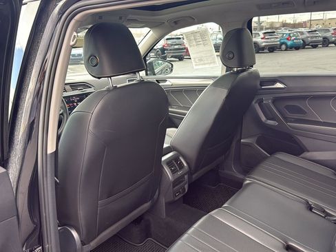 Used 2022 Volkswagen Tiguan SE image 24