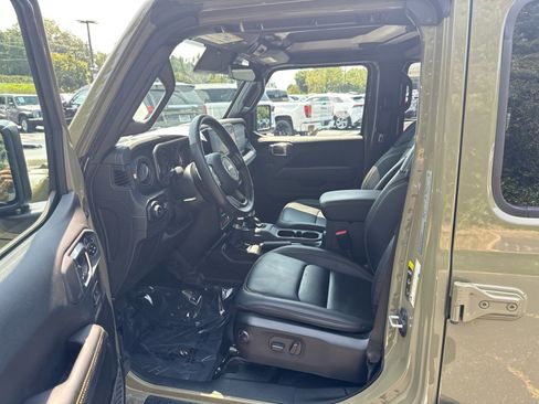 Used 2025 Jeep Wrangler Unlimited Rubicon 392 AWD/4WD image 16