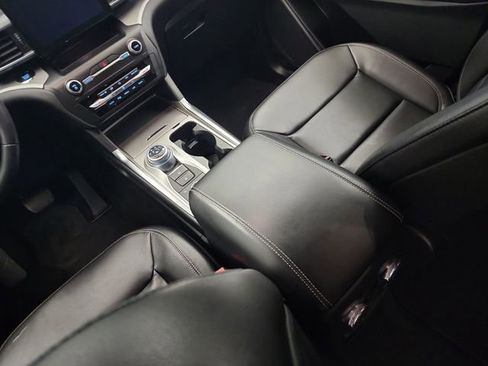 Used 2020 Ford Explorer XLT w/ Equipment Group 202A image 23