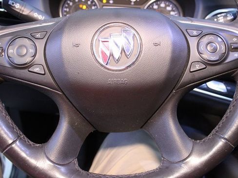 Used 2020 Buick Enclave Essence image 23