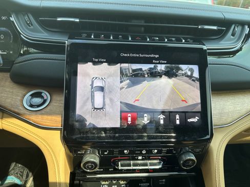 Used 2025 Jeep Grand Cherokee L Summit image 22