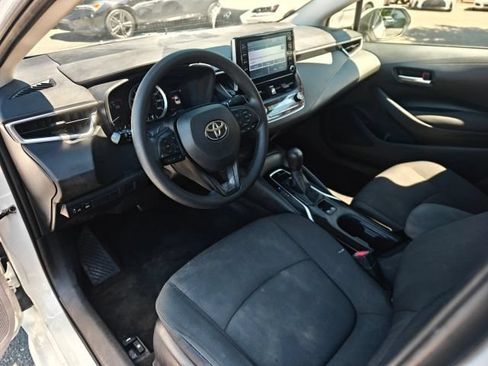Used 2020 Toyota Corolla LE FWD image 15