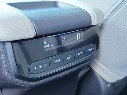 Used 2025 Toyota Grand Highlander FWD image 9