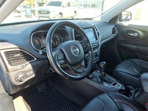Used 2019 Jeep Cherokee Trailhawk w/ Cold Weather Group image 8