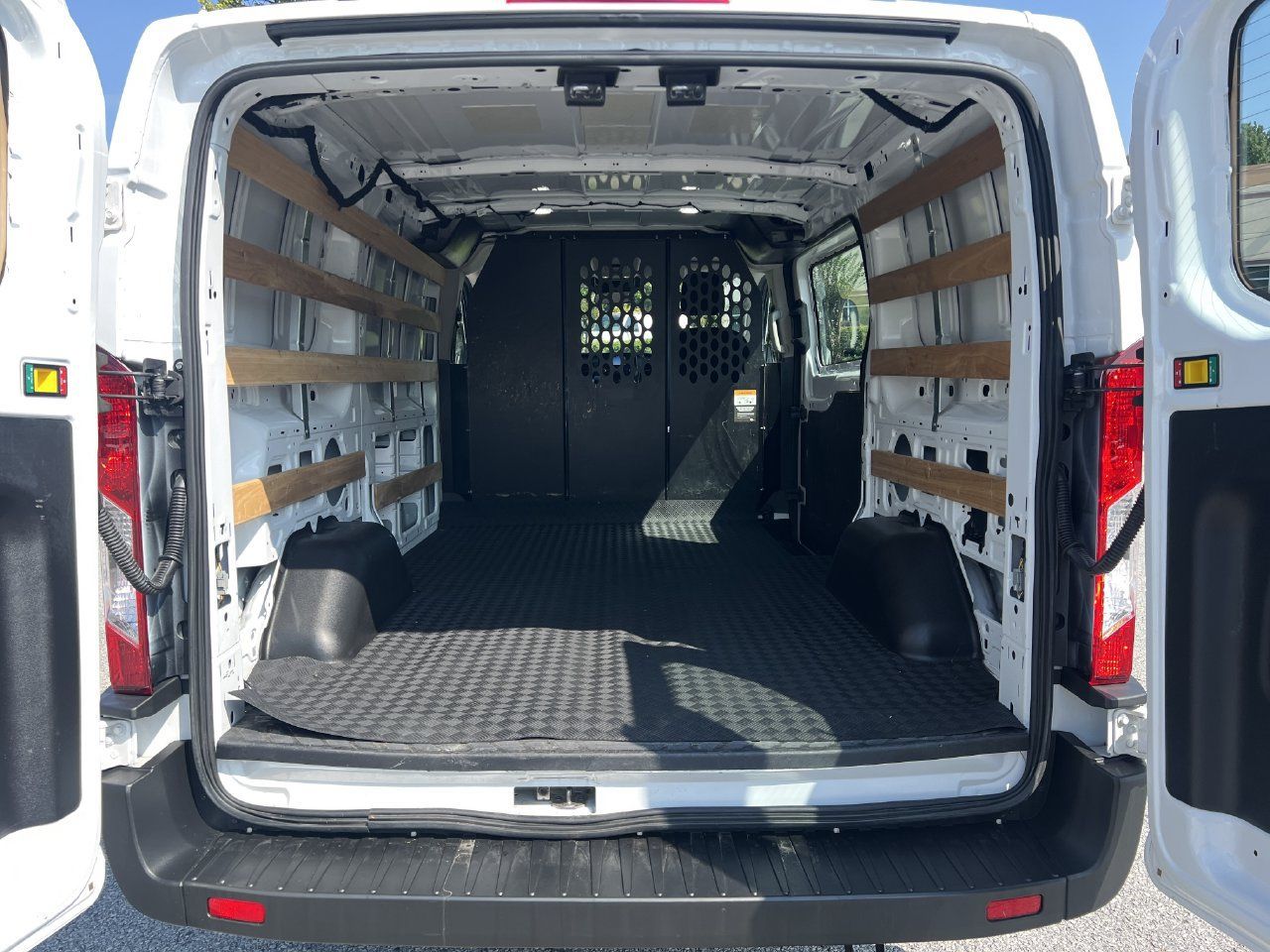 Used 2025 Ford Transit 250 Low Roof w/ Exterior Upgrade Package RWD image 19