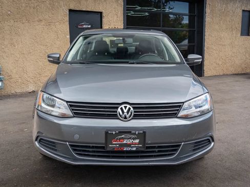 Used 2014 Volkswagen Jetta SE FWD image 3