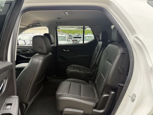 Used 2019 Chevrolet Traverse RS w/ LPO, Floor Liner Package FWD image 30