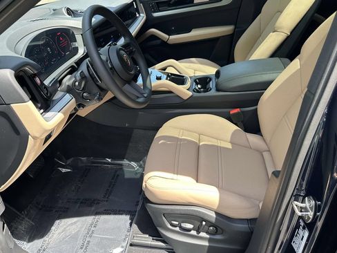 New 2026 Porsche Cayenne Coupe AWD/4WD image 19