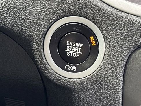 Used 2022 Dodge Charger SXT w/ Driver Convenience Group image 25