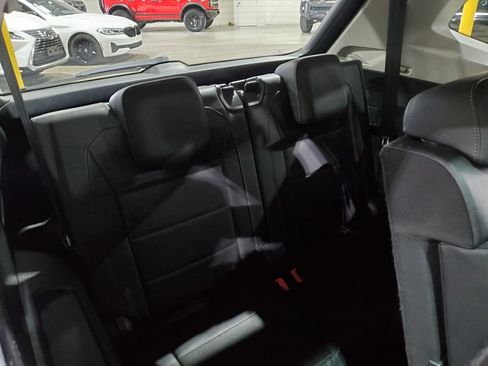 Used 2020 Volkswagen Tiguan SEL FWD image 36