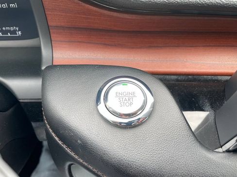 Used 2023 Lincoln Aviator Reserve AWD/4WD image 39