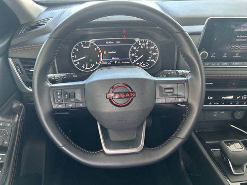 Used 2025 Nissan Rogue SV w/ Rock Creek Premium Package AWD/4WD image 17