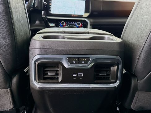 Used 2025 GMC Sierra 3500 Denali w/ Denali Reserve Package AWD/4WD image 29