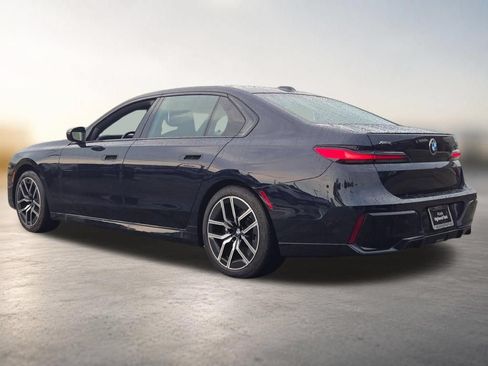 Used 2025 BMW 740i xDrive w/ Premium Package AWD/4WD image 19