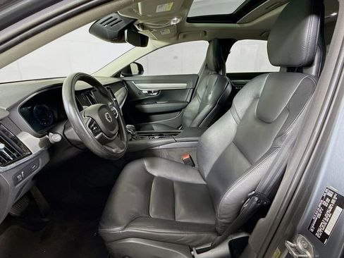 Used 2017 Volvo S90 T6 Momentum w/ Vision Package image 22