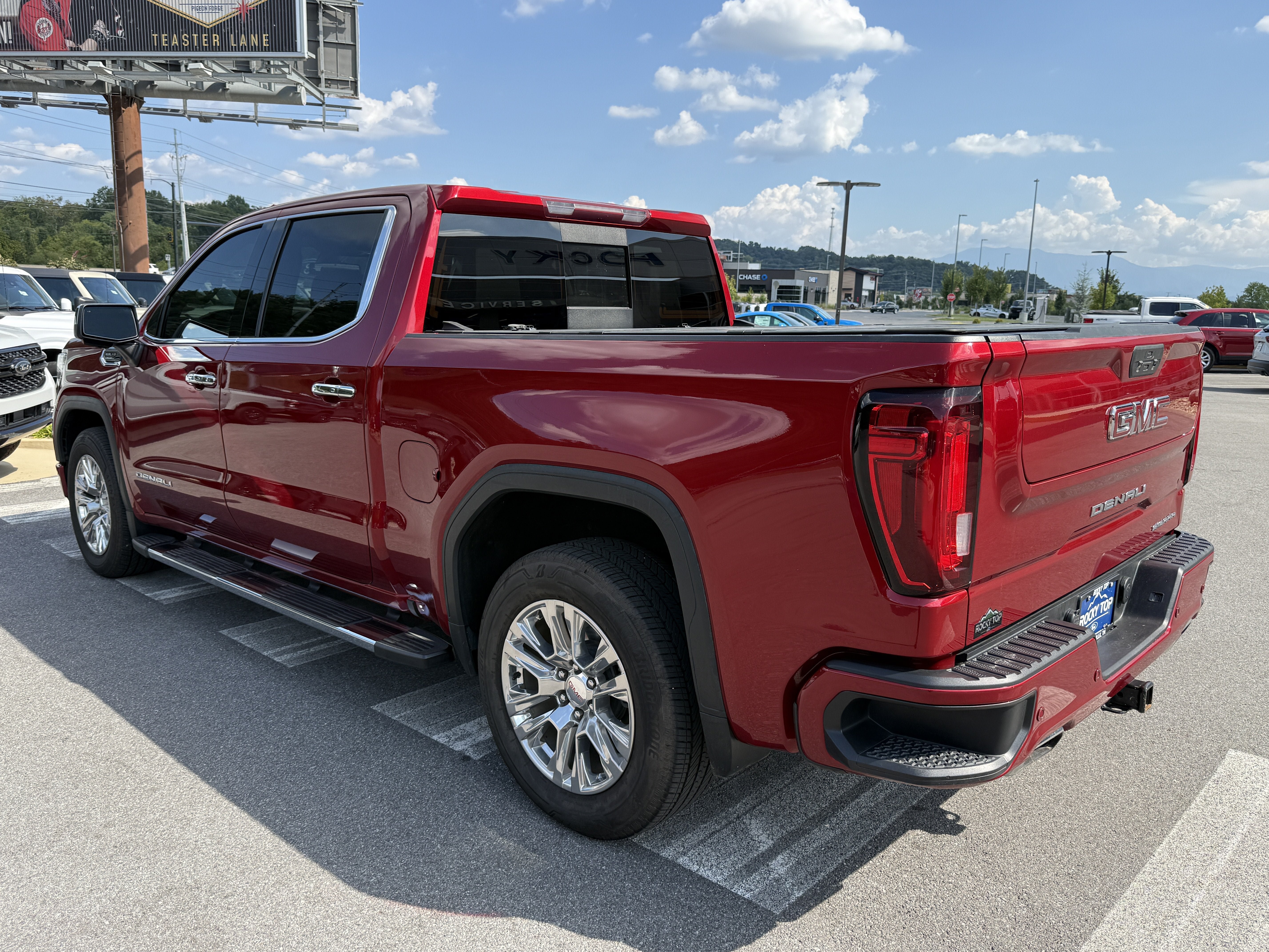 Used 2021 GMC Sierra 1500 Denali w/ Driver Alert Package II AWD/4WD image 7