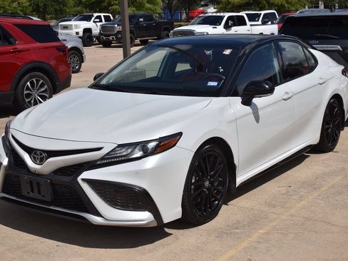 Used 2021 Toyota Camry XSE w/ Navigation Package FWD image 2