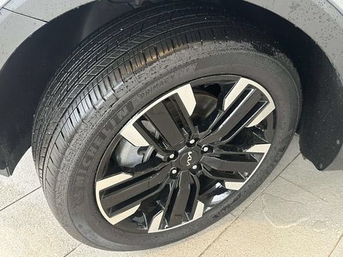Used 2025 Kia Telluride SX w/ SX Captain's Chair Package AWD/4WD image 30